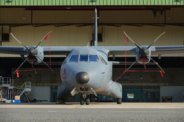 avion de transport de l'armée