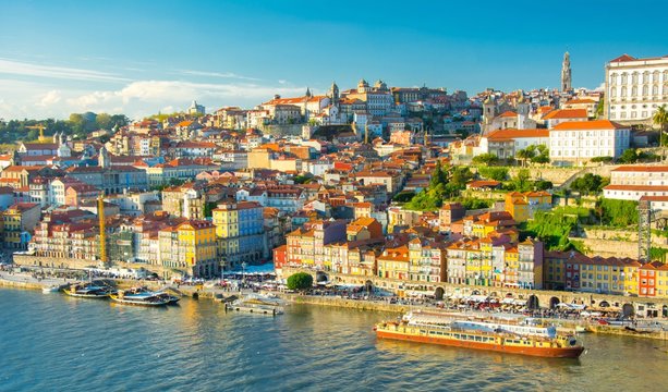 Porto, Portugal © Alexi Tauzin