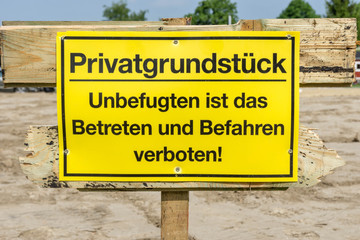 Betreten Verboten Schild auf einer Baustelle