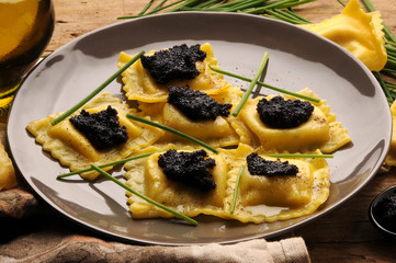 Ravioli Равиоли רביולי Raviolis راویولی Ռավիոլի ラビオリ 라비올리 Равиоли ราวีโอลี Cucina italiana Raviolo 意大利餃 Kuchnia włoska Italian cuisine 義大利飲食 이탈리아 요리 Caviar イタリア料理 Чёрная икра Caviale Kaviar
