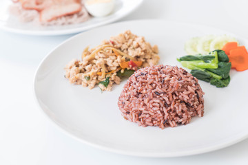 Fried herbal vegetables with chicken