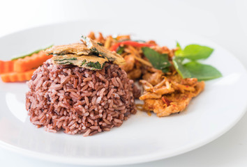  pork panning curry with berry rice and omelet