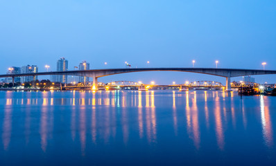 Fototapeta premium Bangkok bridge under morning twilight sky