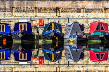 Fototapete Kanal Reihen von Hausbooten