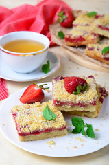 Delicious Berry Streusel Pie, Strawberry Crumble Bars