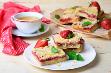 Delicious Berry Streusel Pie, Strawberry Crumble Bars