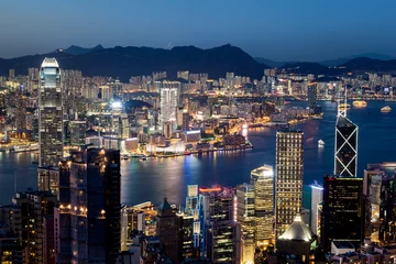 Rolgordijnen Hong Kong Victoria Harbour Skyline bij nacht © ronniechua