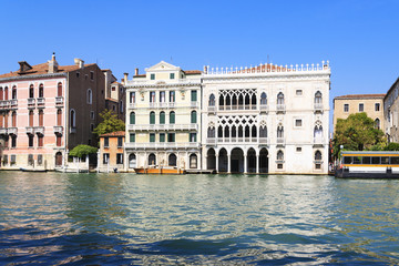 An der Haltestelle Ca’d’Oro in Venedig