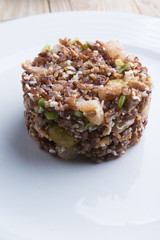 Sald of wild red rice