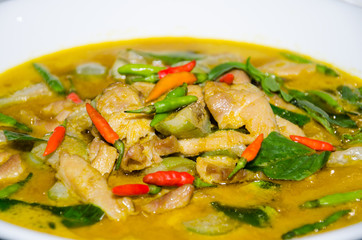 Green curry chicken in coconut milk