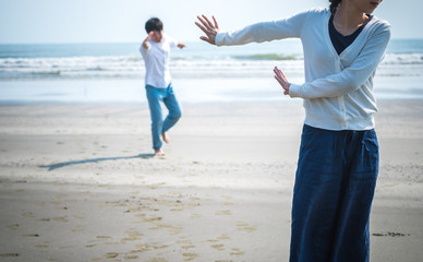 怒る女性