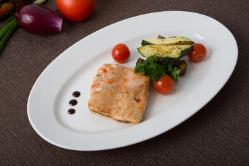 Salmon with vegetables