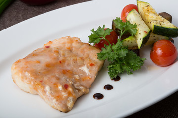 Salmon with vegetables