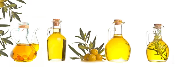 Crédence de cuisine en verre imprimé Légumes frais Olive oils jars isolated