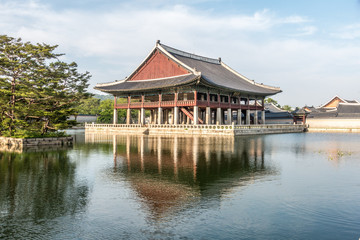 Fototapeta na wymiar Banquet house of the yeongbokgung Palace