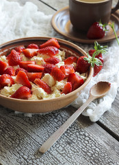 Cottage cheese with strawberries