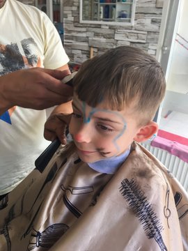 Sa&ccedil; kesimi ve &ccedil;ocuk