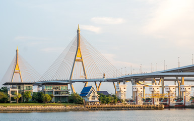 Obraz premium Bhumiphol bridge in Bangkok