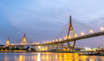 Obraz premium Bhumiphol bridge in Bangkok