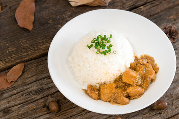 rice with chicken in gravy suace