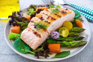 Grilled Salmon fillet with vegetables