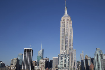 Fototapeta na wymiar new york city skyline view during a sunny day