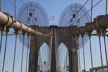 Naklejka premium brooklyn bridge during a sunny day in new york