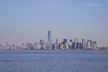 Fototapeta premium skyline of manhanttan, new york during a sunny day
