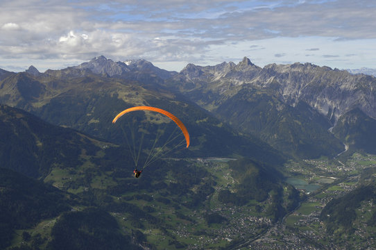 Gleitschirmfliegen im Montqfon | Paragliding Montafon