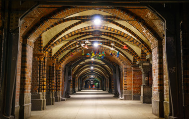 Brick tunnel