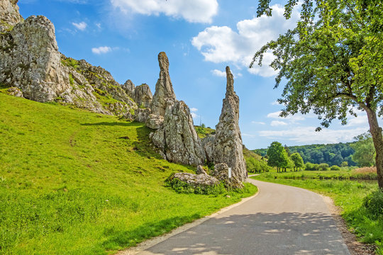 Rock formation "Steinerne Jungfrauen" - Valley Eselsburger Tal