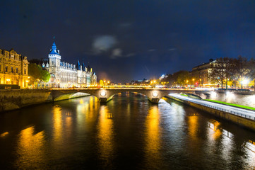 Fototapeta na wymiar Pont au Change,Paris,France