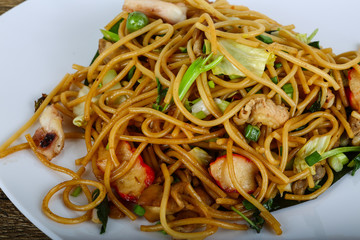 Asian pasta with seafood