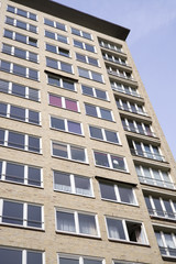 Fototapeta premium Fassade eines modernen Wohngebäudes in Hamburg, Deutschland