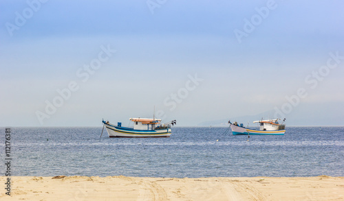 DOIS BARCOS dois barcos: