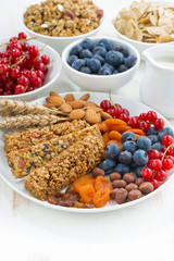 cereal muesli bars, fresh and dried fruit for breakfast