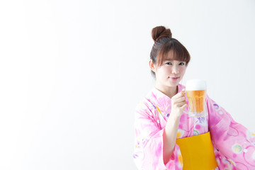 浴衣の女性・白バック