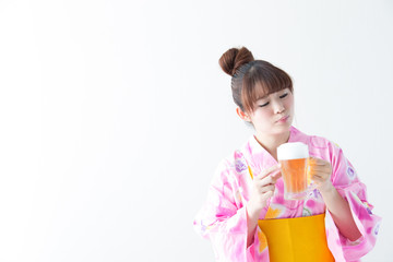 浴衣の女性・白バック