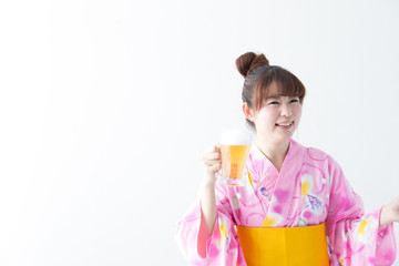 浴衣の女性・白バック