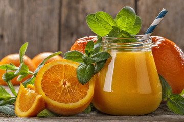 juice of freshly squeezed oranges with mint