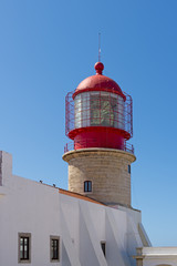 Leuchtturm rot-weiß