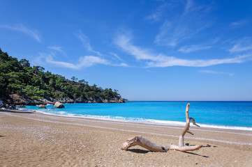 Fototapeta na wymiar Paradise beach on the Lycian trail in Turkey.