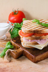Sandwish with ham and cheese