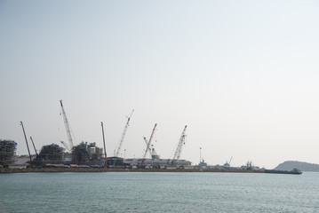 Fototapeta na wymiar Construction site on the sea