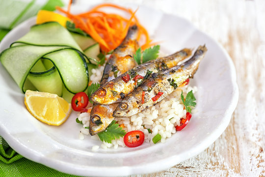 Healthy sardines with zucchini and lemon