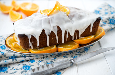 Fresh orange cake with sugar fondant
