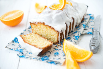 Fresh orange cake with sugar fondant

