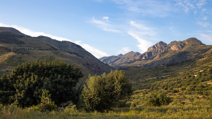 Obraz premium Sicilian Spring Hills Landscape