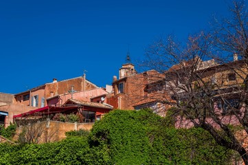 Village de Roussillon, lub&eacute;ron, Vaucluse, France.