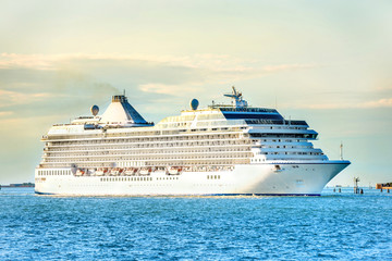 Fototapeta na wymiar Big luxury cruise ship